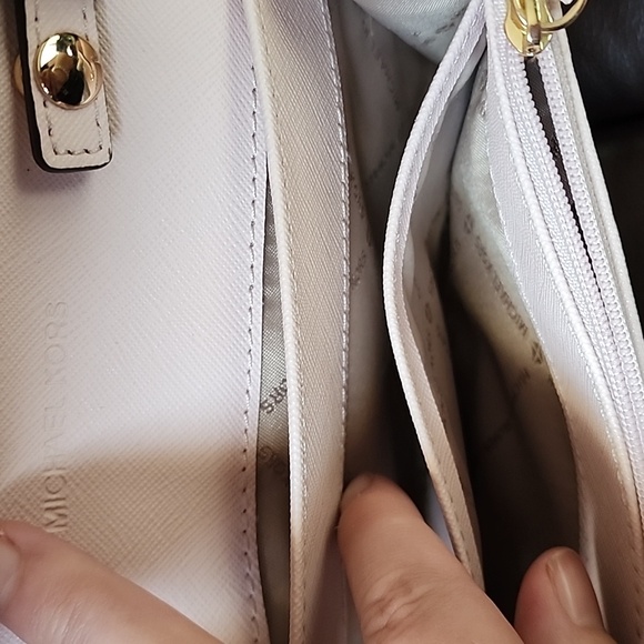 Michael Kors Jet set 3 in 1 crossbody purse - Picture 7 of 7